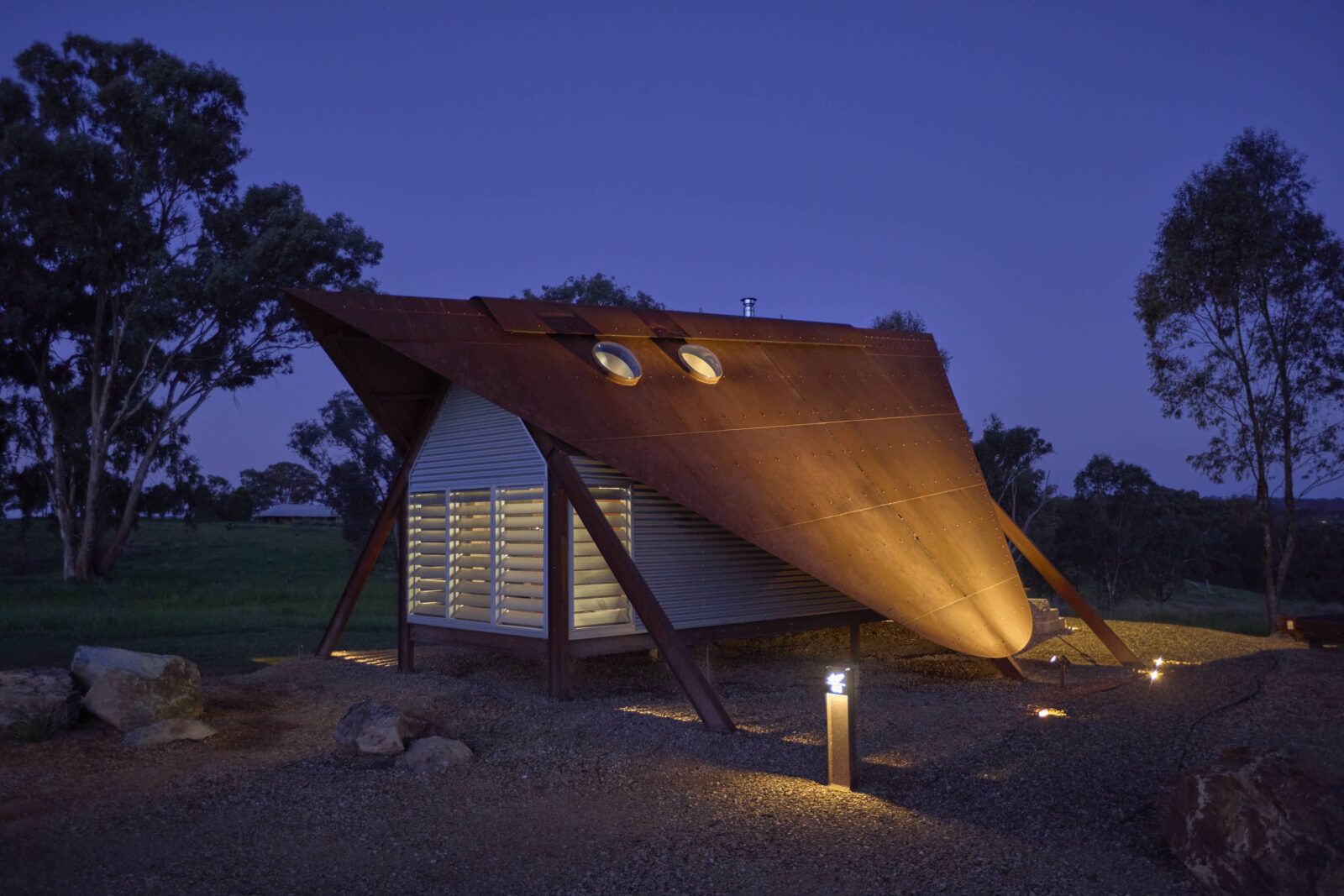 PC3 steel cabins by Casey Brown Architecture