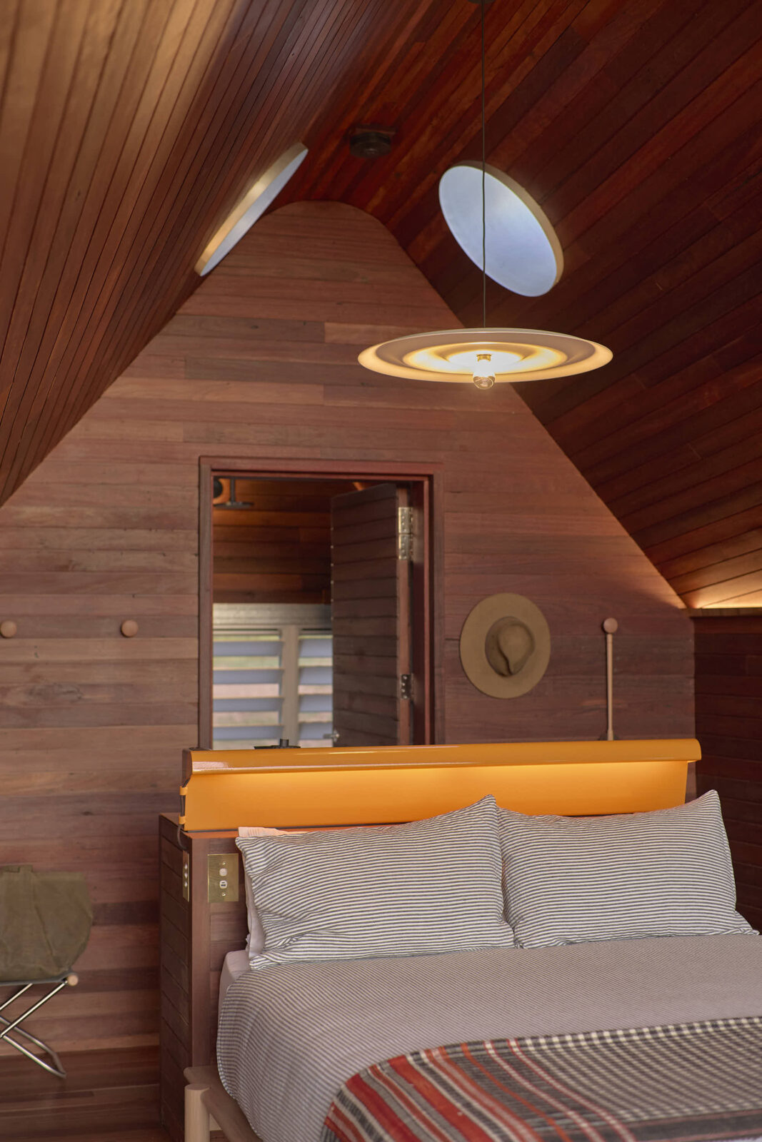 PC3 steel cabins by Casey Brown Architecture