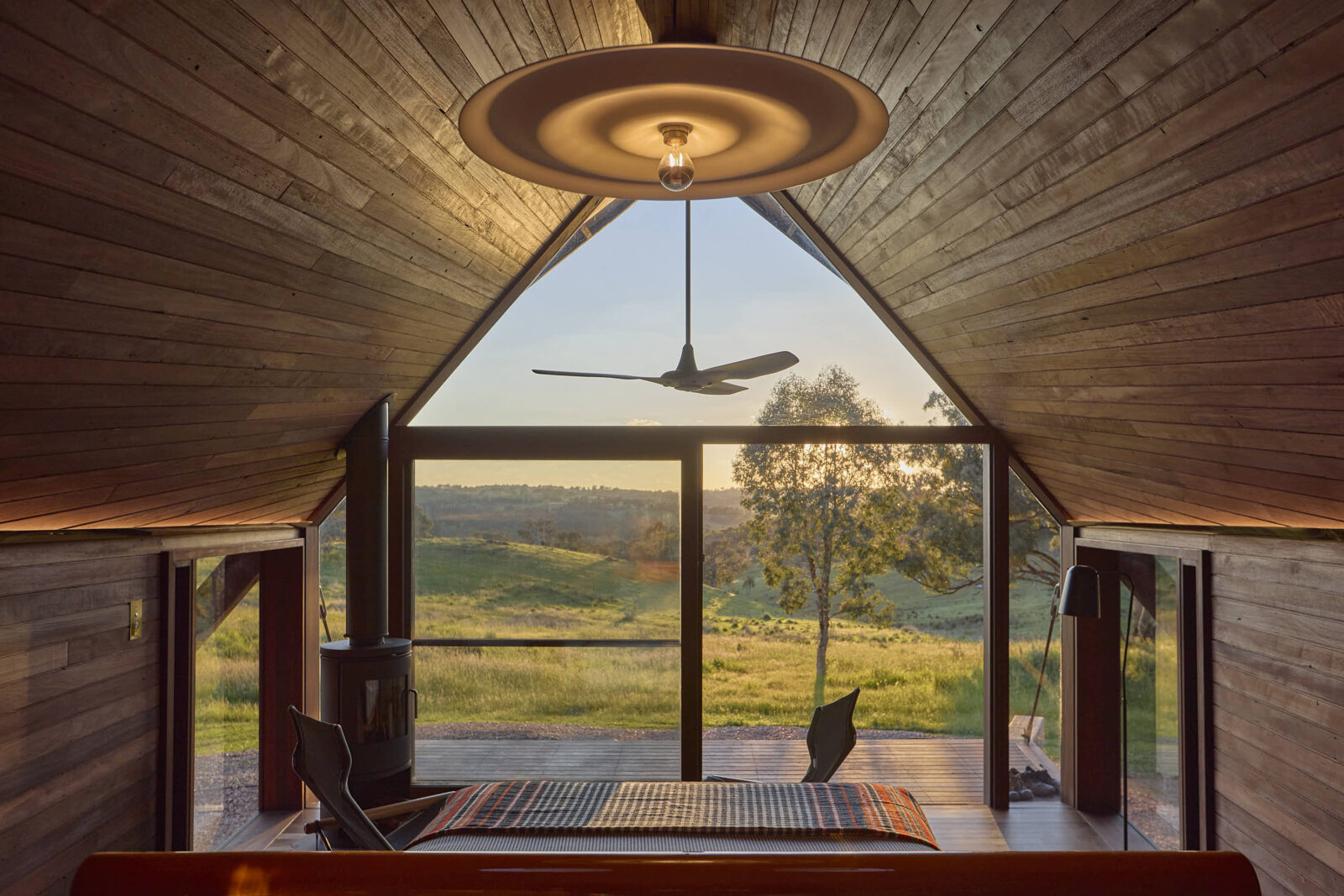 PC3 steel cabins by Casey Brown Architecture