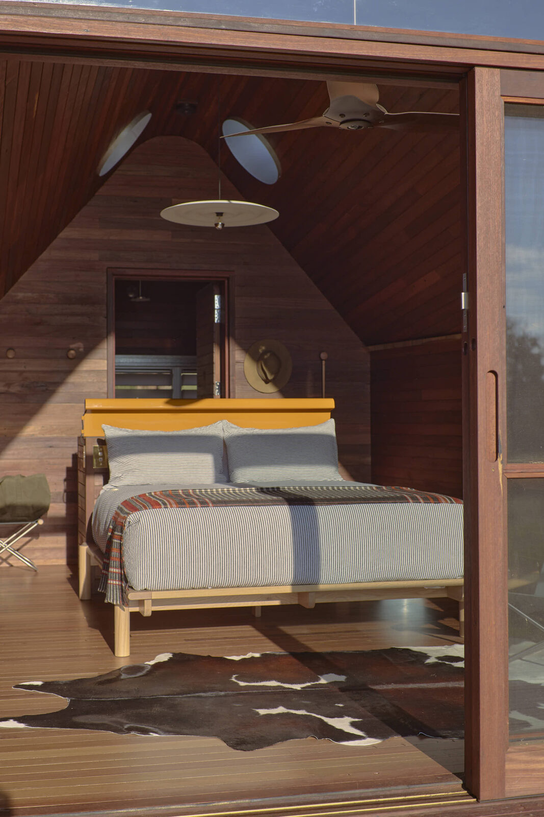 PC3 steel cabins by Casey Brown Architecture