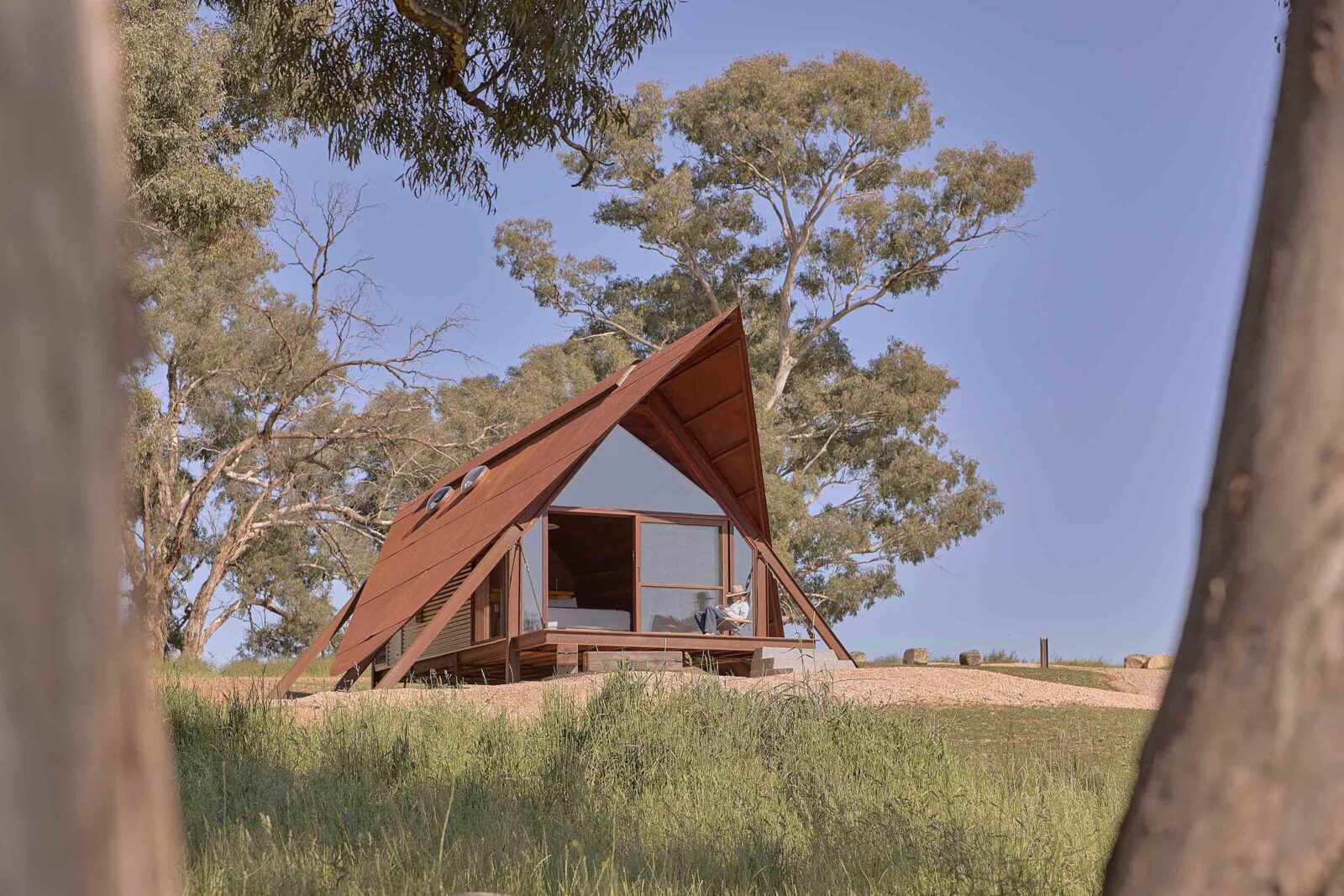 PC3 steel cabins by Casey Brown Architecture