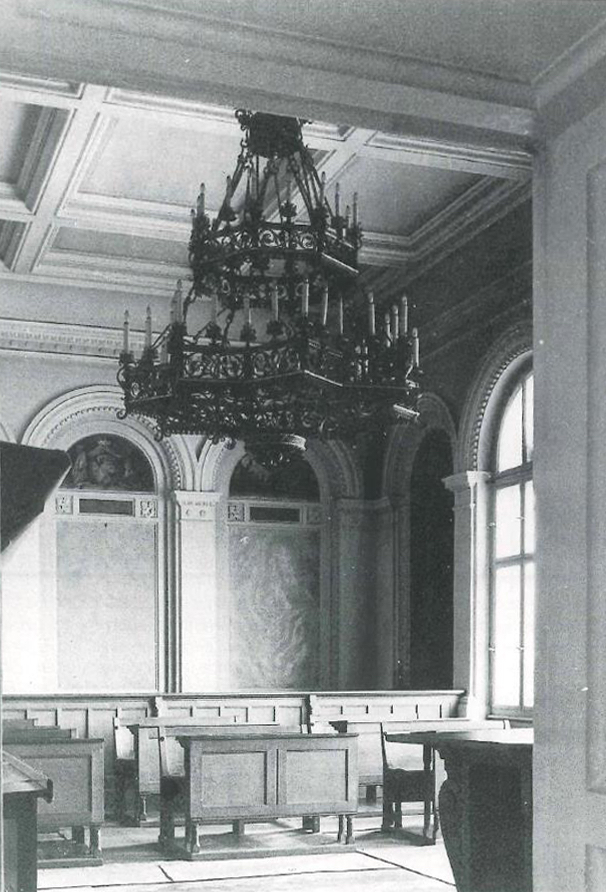 Fürst Johannes Saal chandelier by Lightsphere Gmbh and Markus Bischof Produkt Design