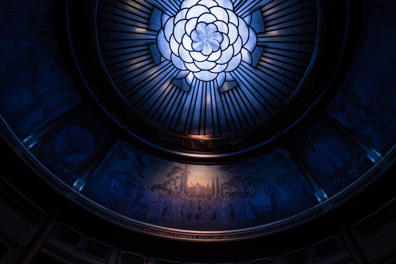 The Shield of Light in the Théâtre des Champs-Élysées by ProjetScénie