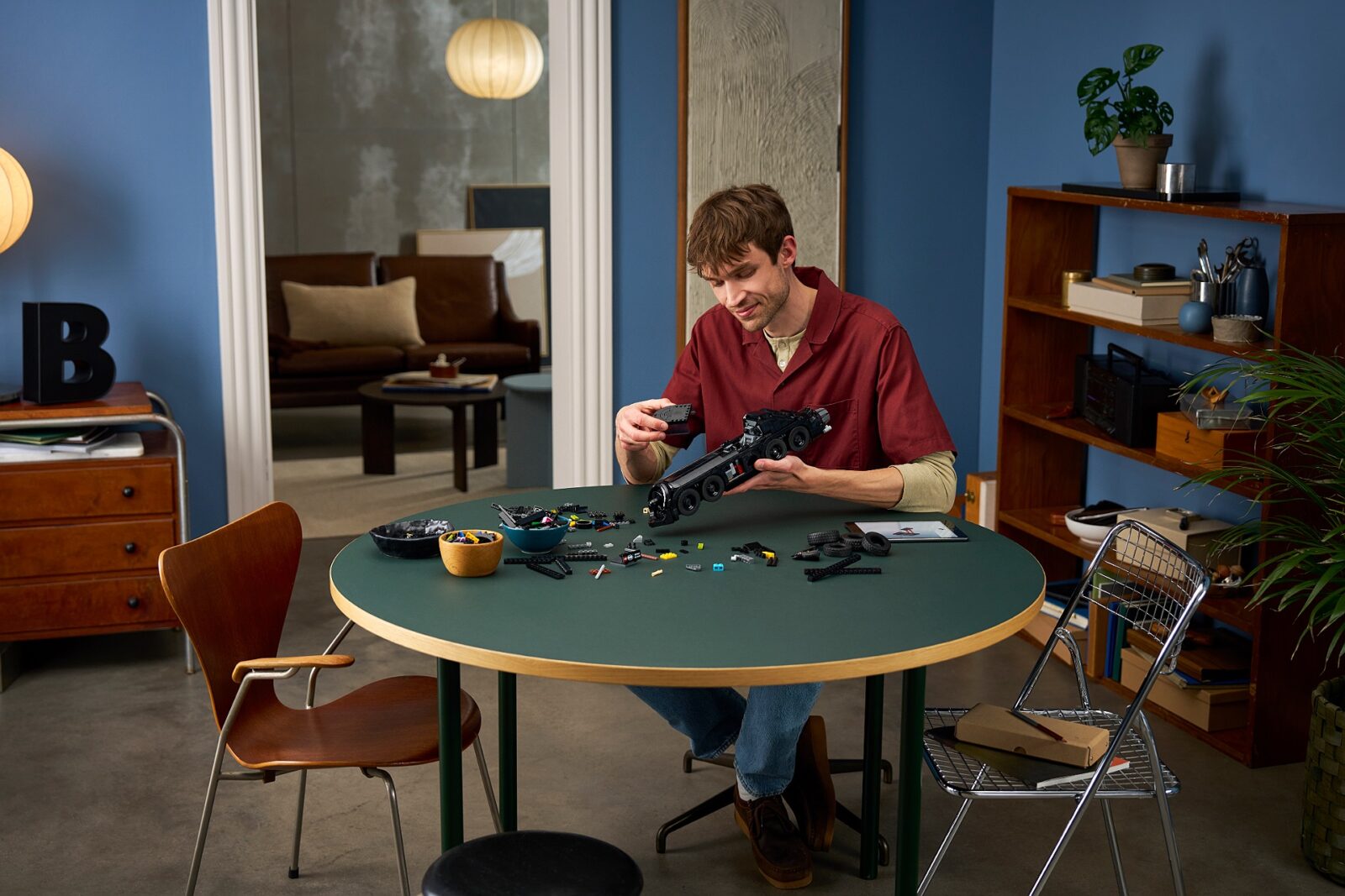 LEGO's New Set Is Two Cars in One: The Batmobile and the Batmissile