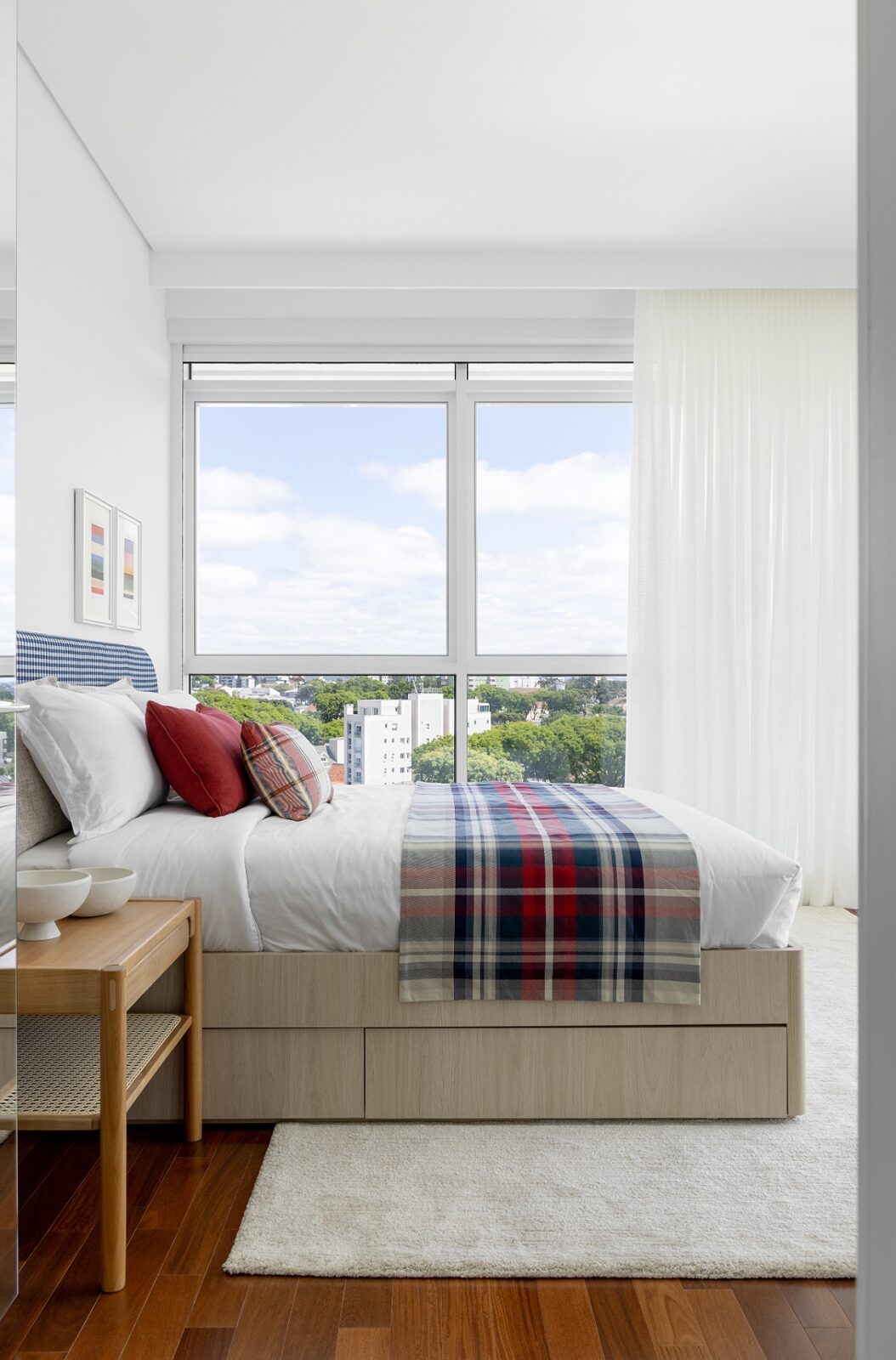 Curitiba apartment by Talita Nogueira