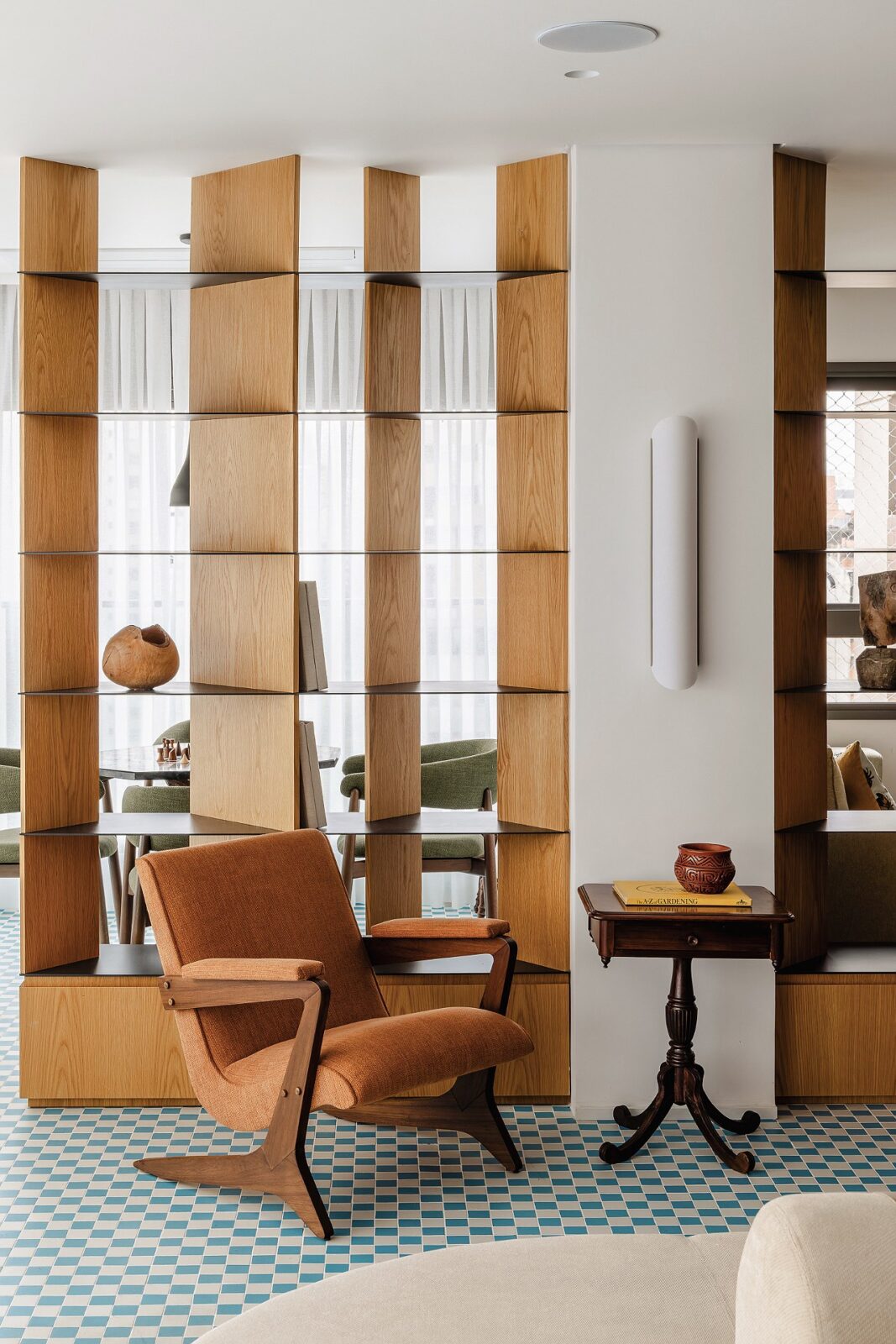 Brooklin Apartment by Küster Brizola Arquitetos