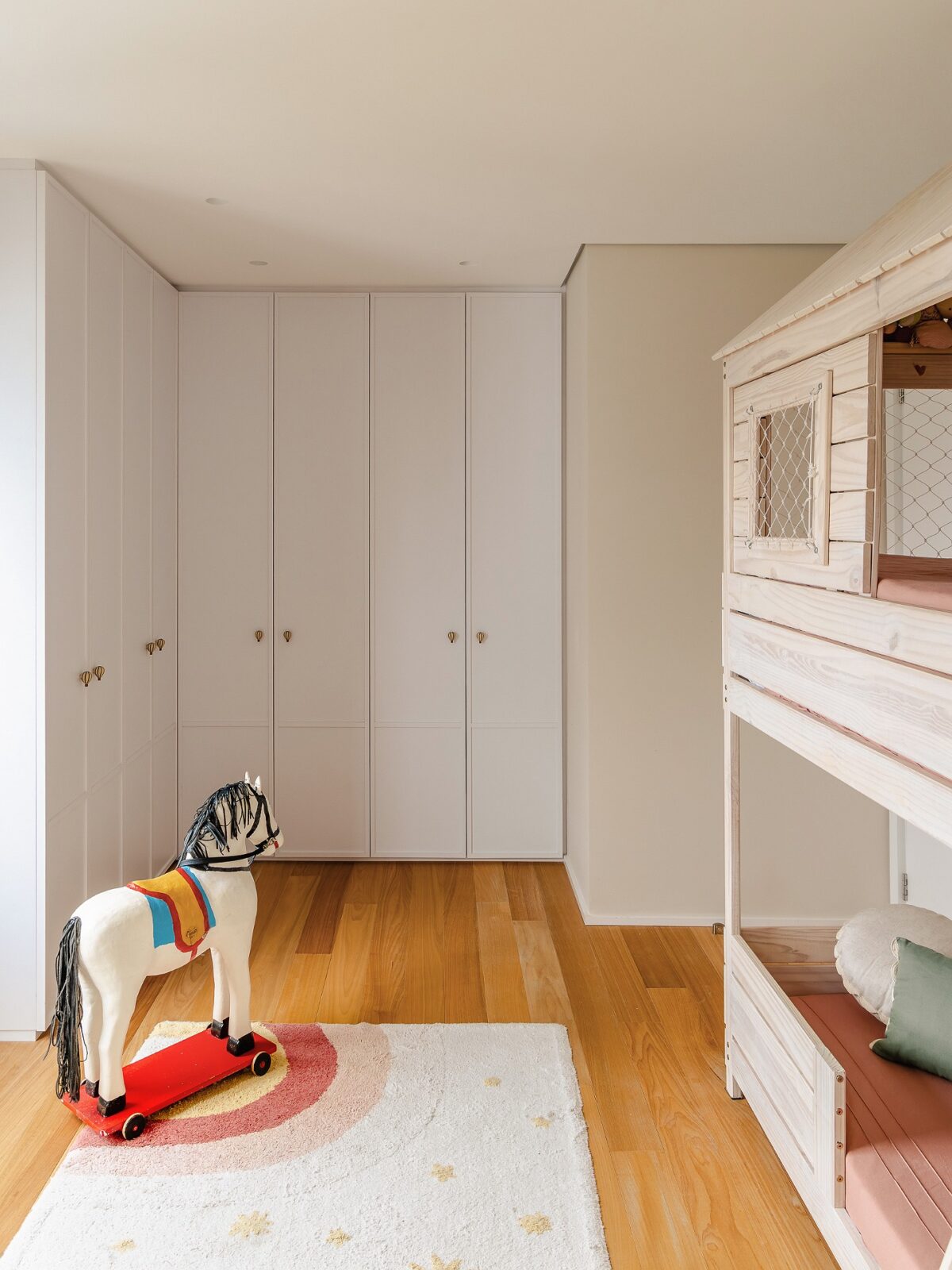 Brooklin Apartment by Küster Brizola Arquitetos