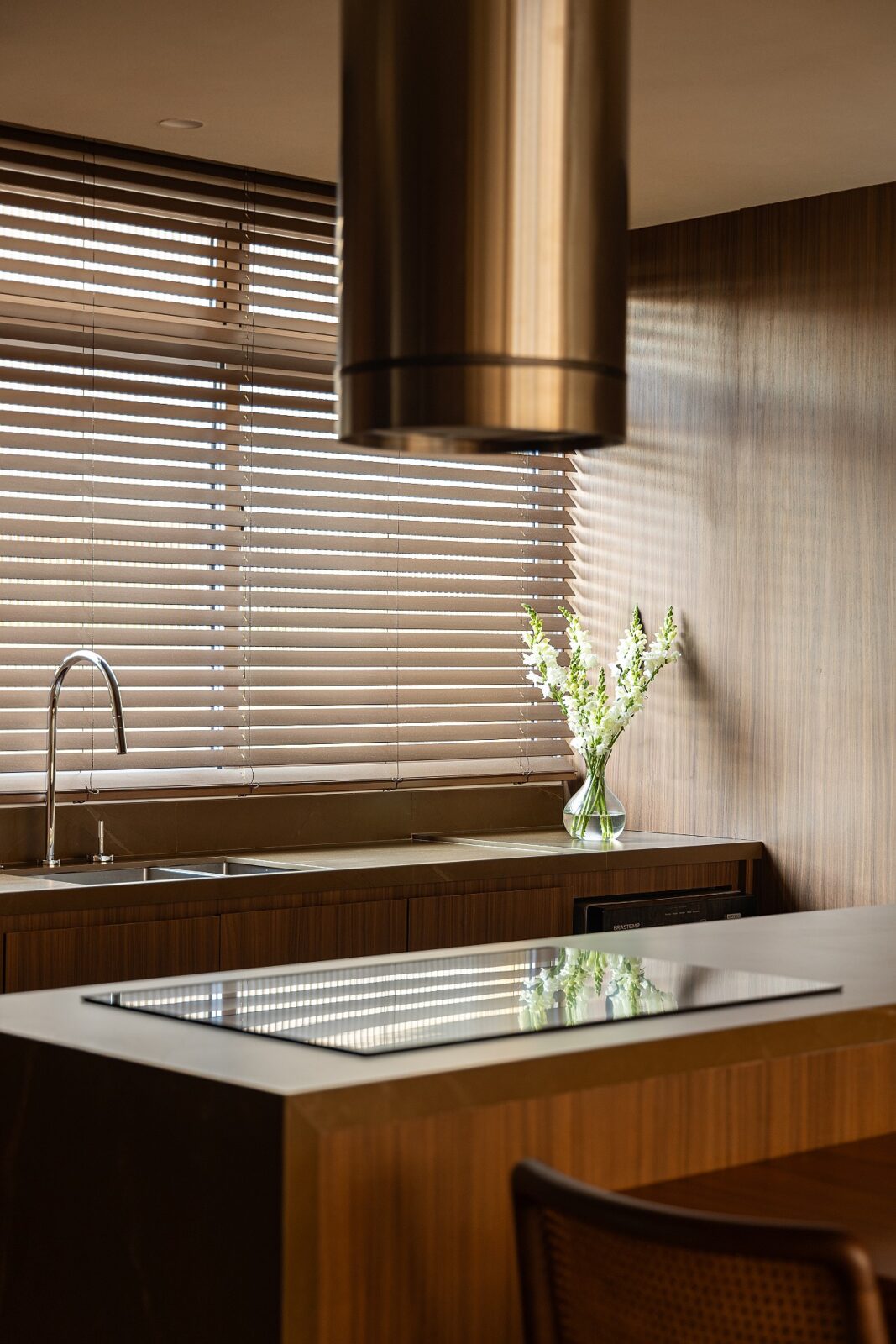 Apartment Jardins by AVAA Arquitetura