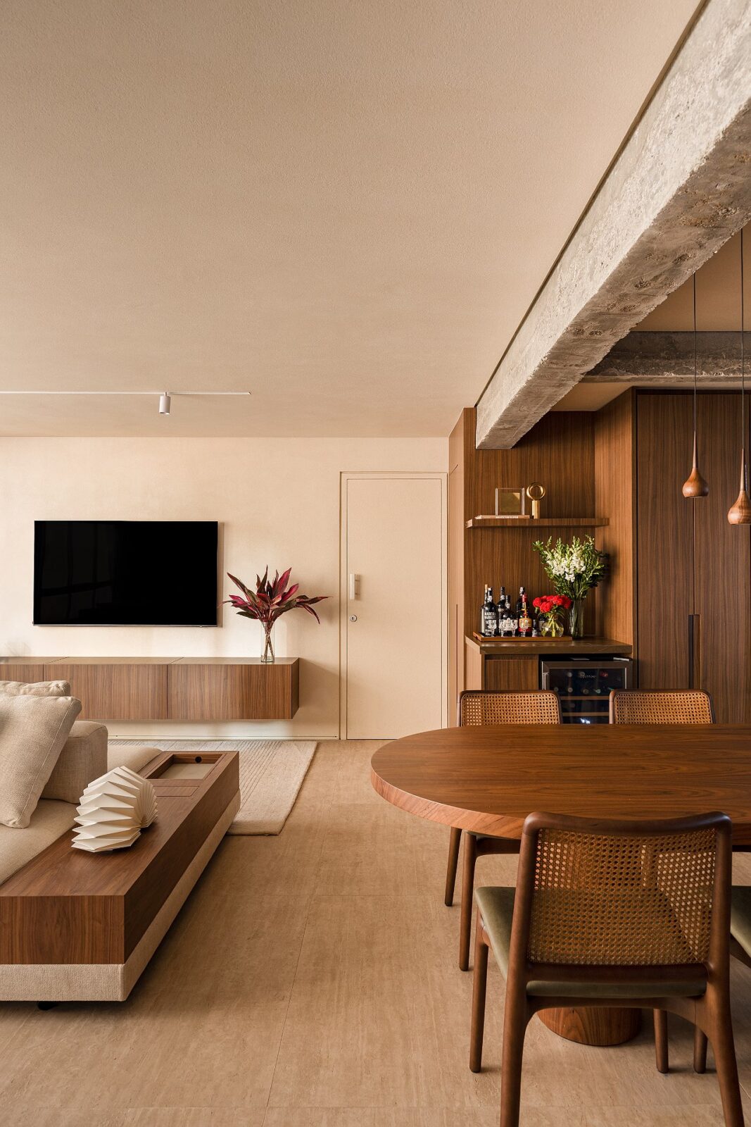 Apartment Jardins by AVAA Arquitetura