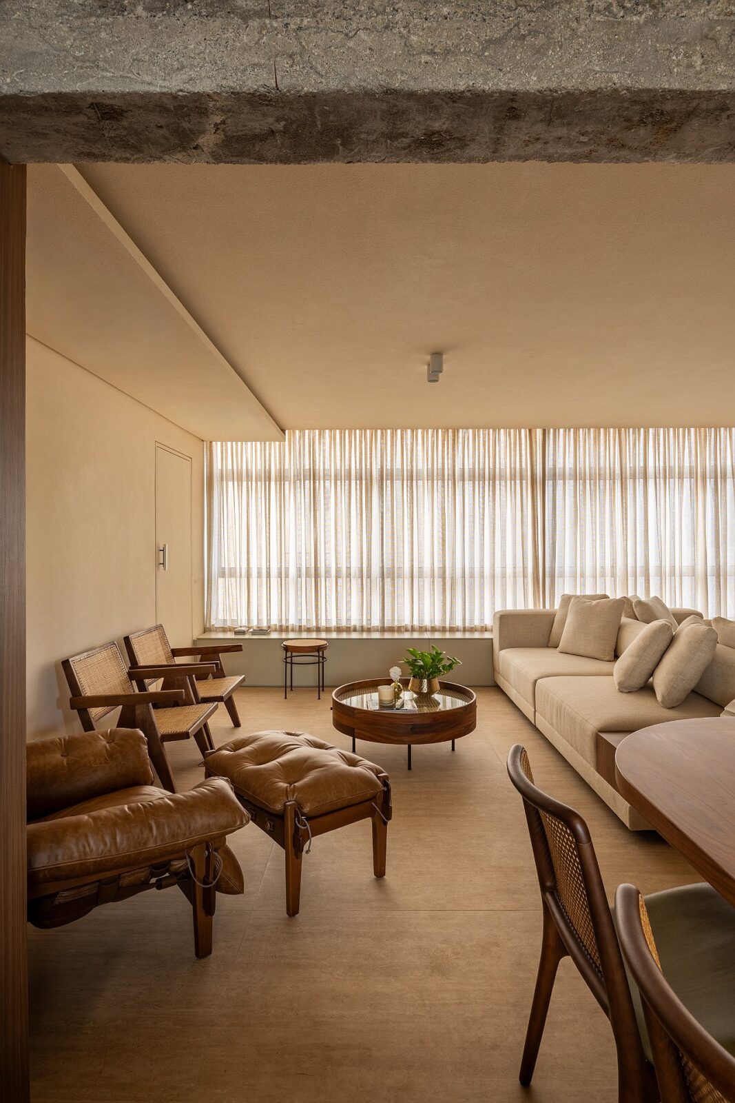 Apartment Jardins by AVAA Arquitetura