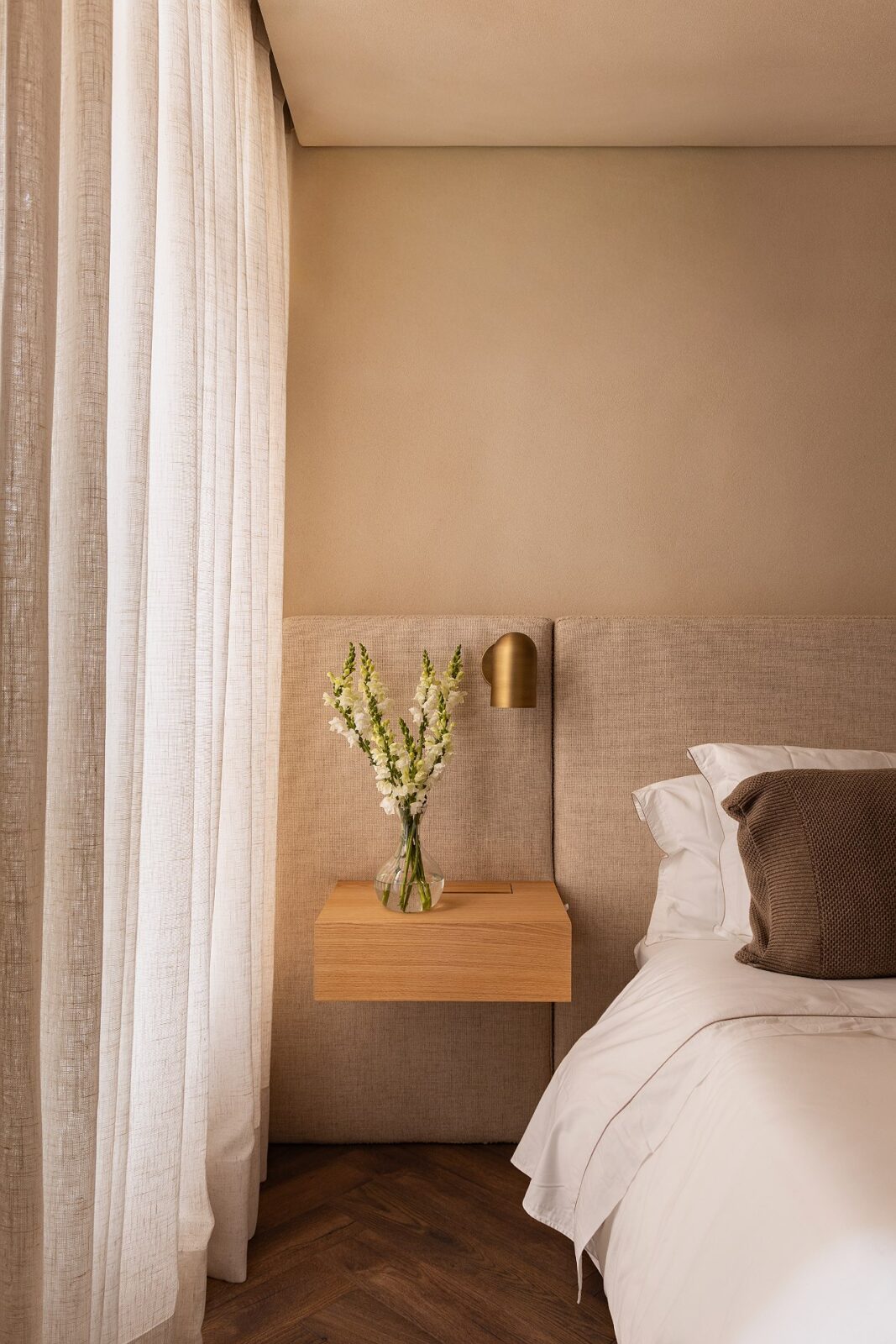 Apartment Jardins by AVAA Arquitetura