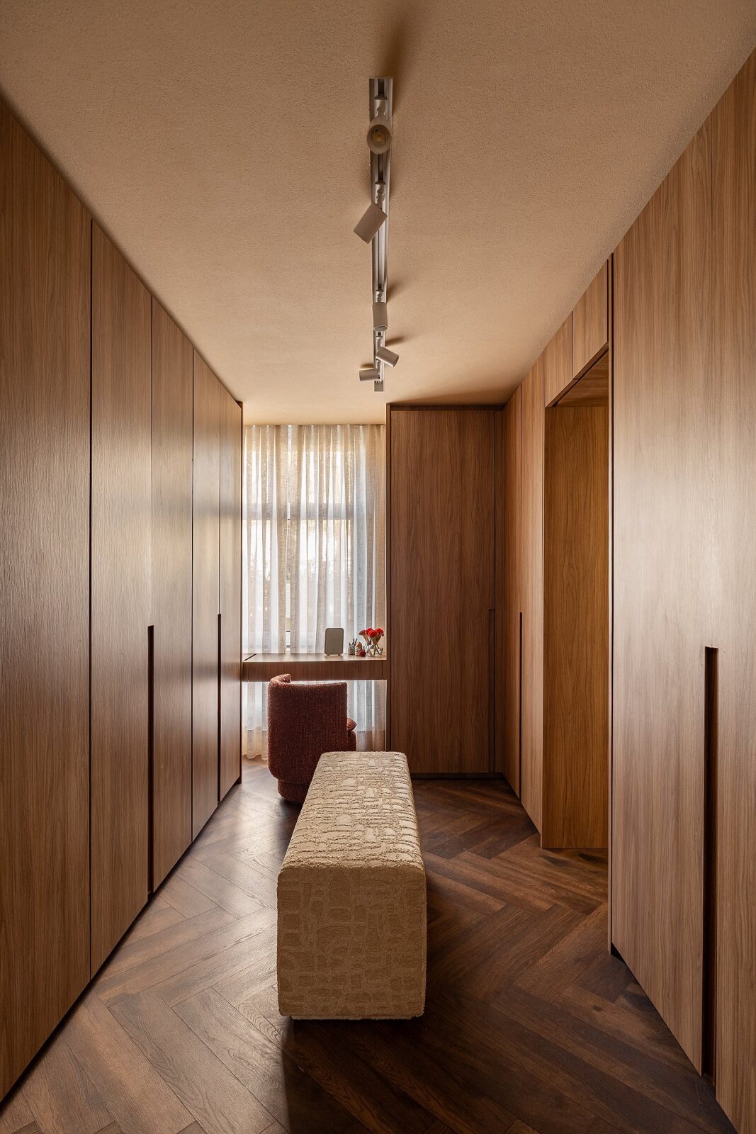 Apartment Jardins by AVAA Arquitetura