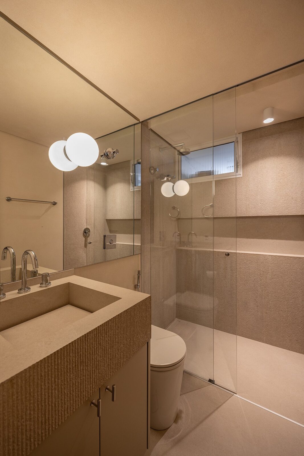 Apartment Jardins by AVAA Arquitetura