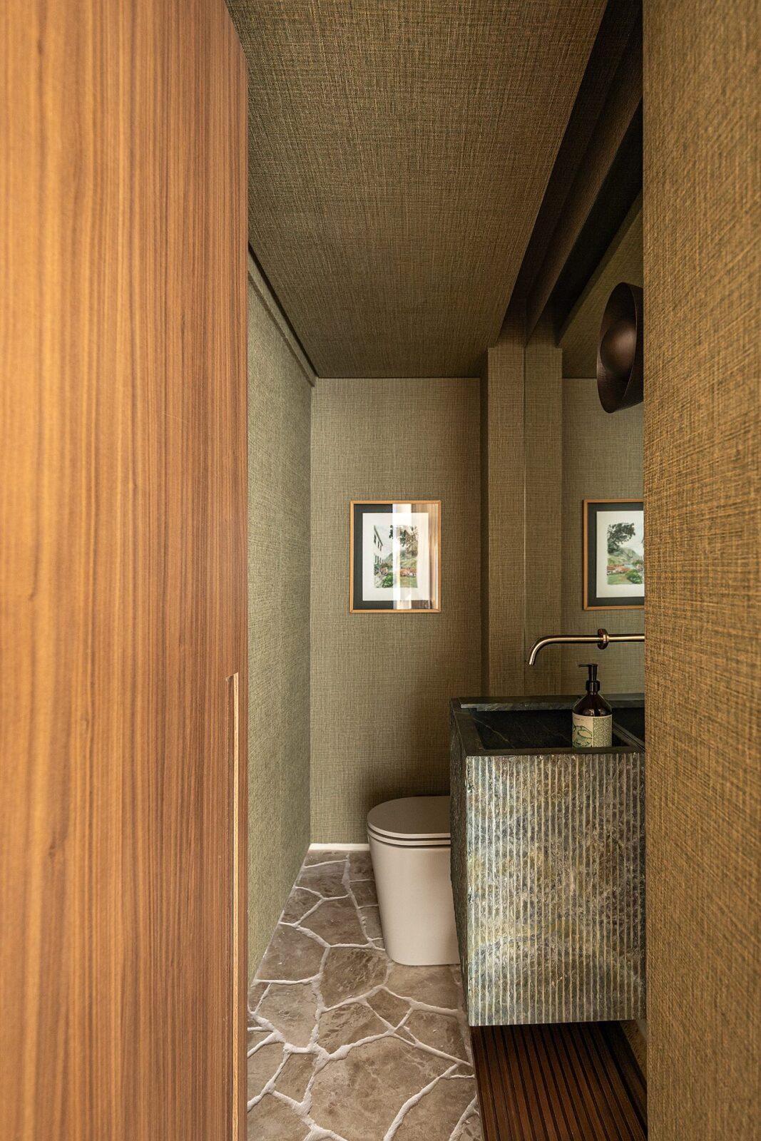 Apartment Jardins by AVAA Arquitetura