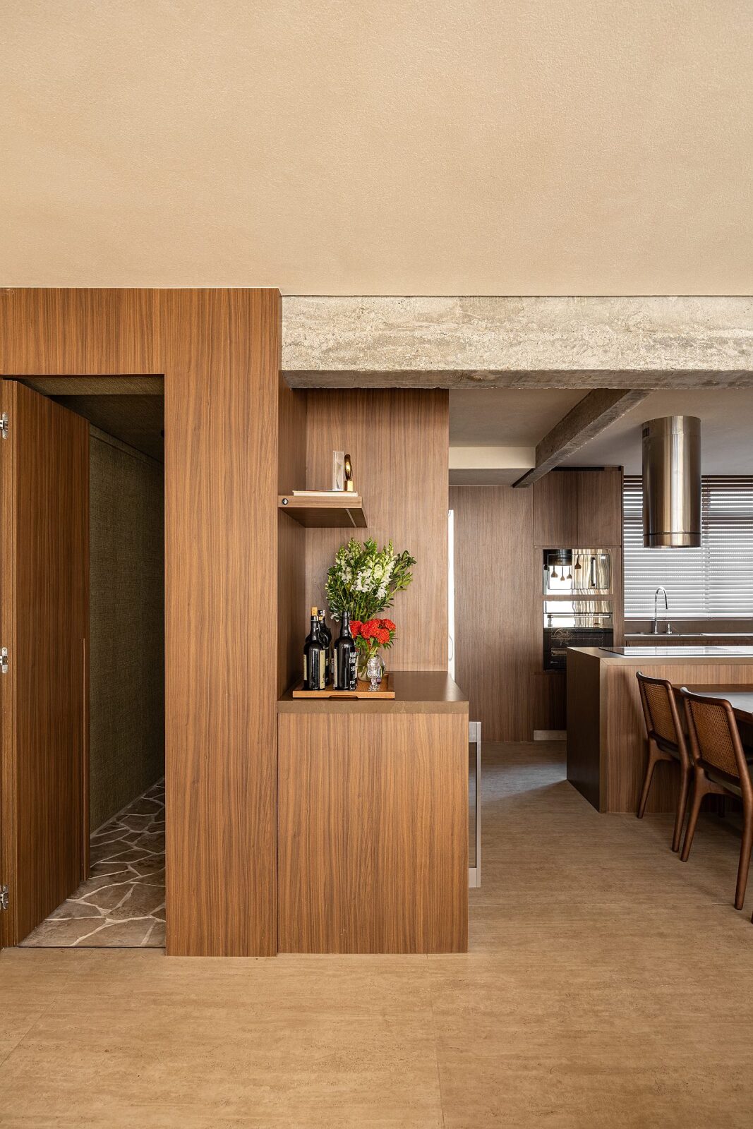 Apartment Jardins by AVAA Arquitetura