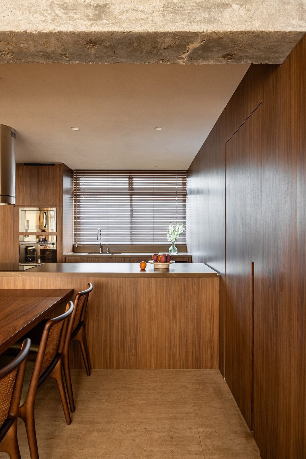 Apartment Jardins by AVAA Arquitetura