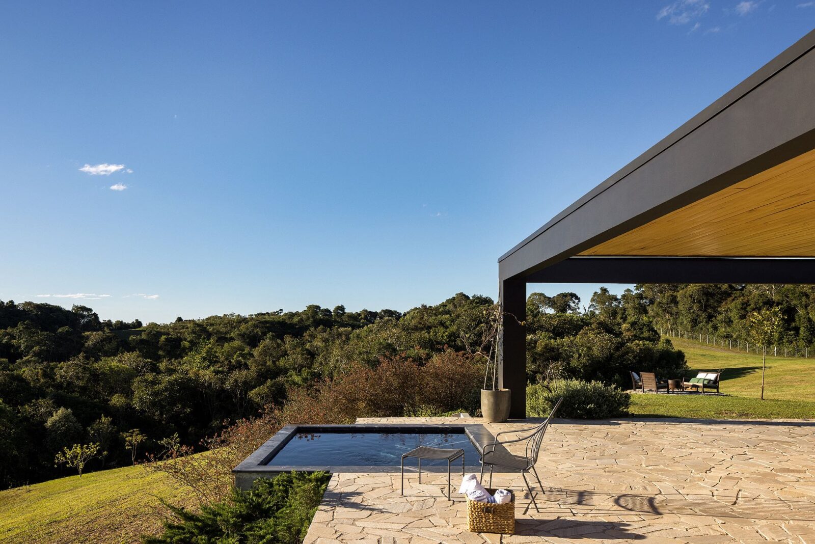 Casa Terra by Nola Arquitetura