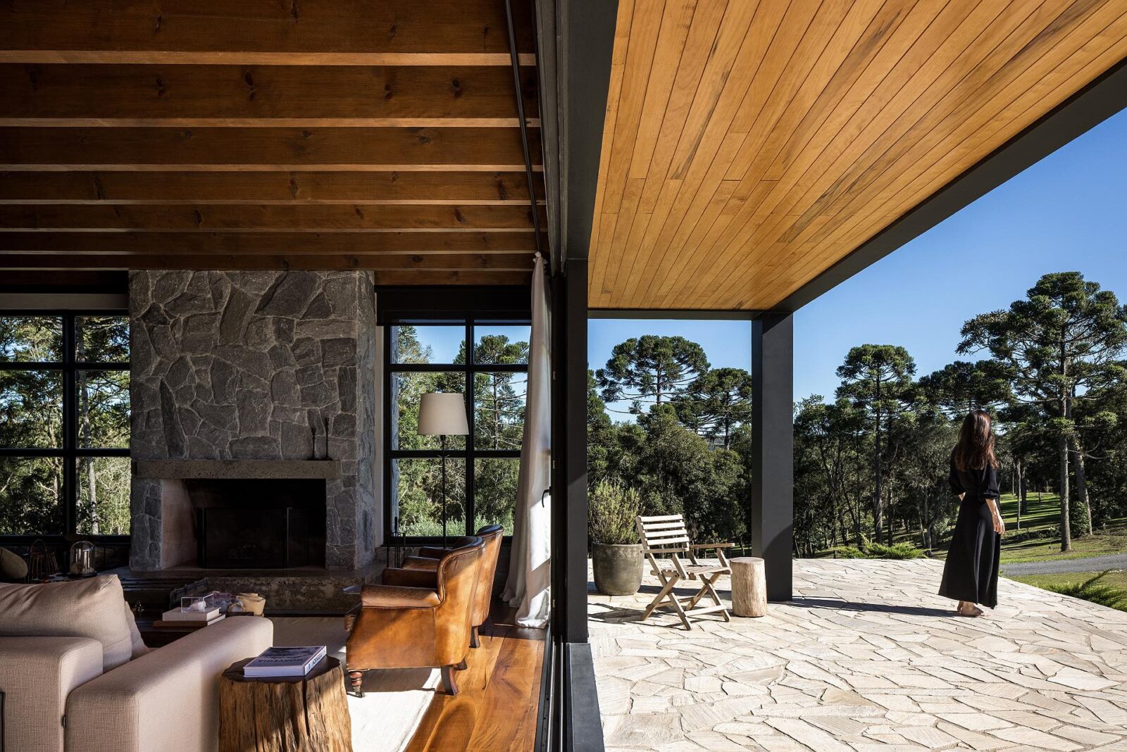 Casa Terra by Nola Arquitetura