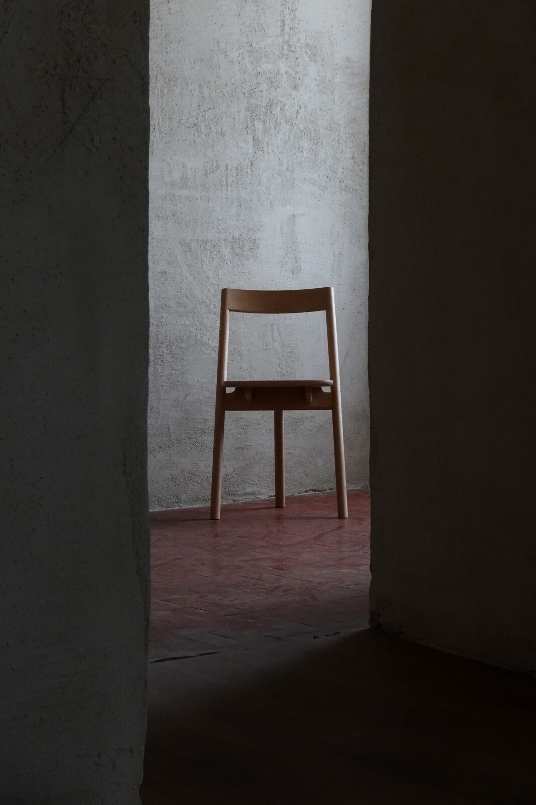 Mezza chair by Ignacio Merino