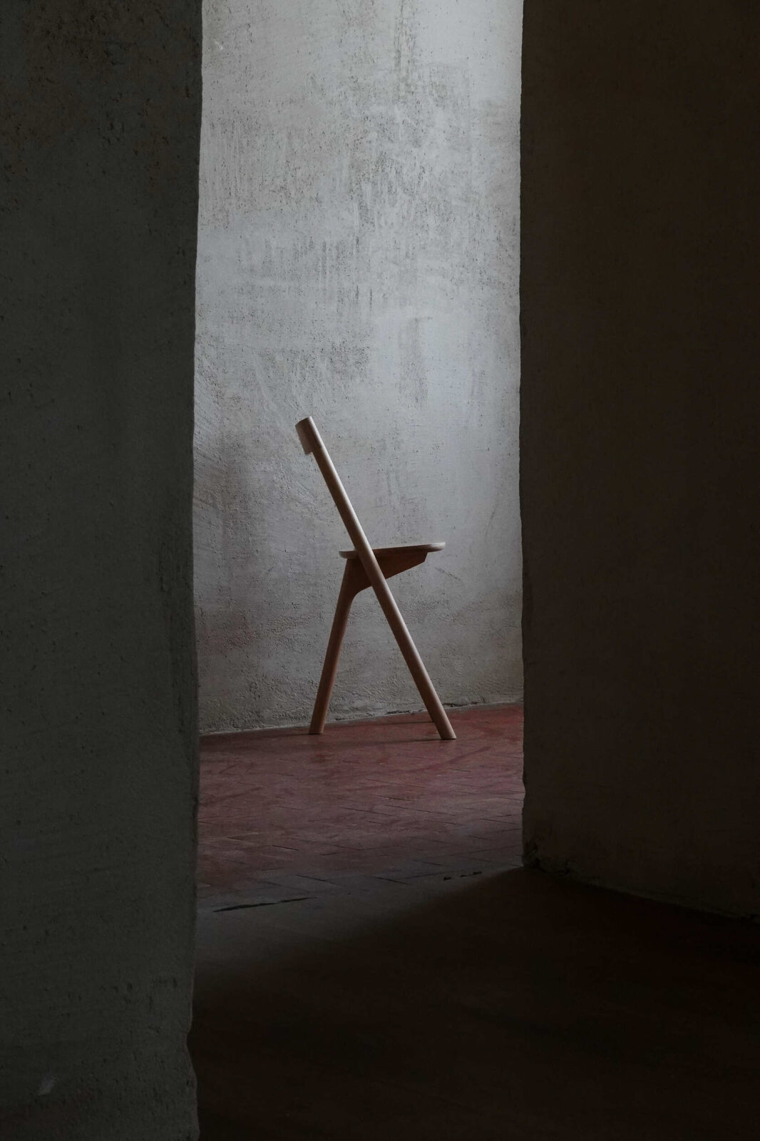 Mezza chair by Ignacio Merino