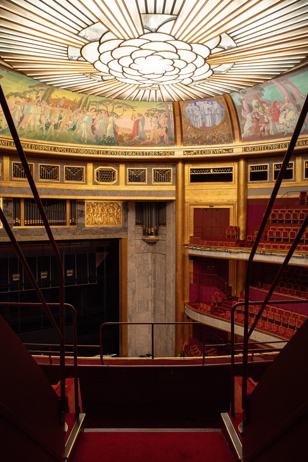 The Shield of Light in the Théâtre des Champs-Élysées by ProjetScénie