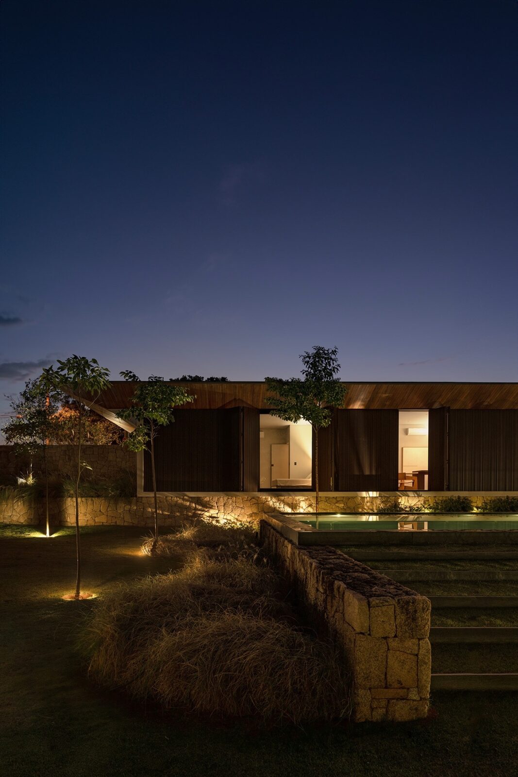 Guaimbê House by Padovani Arquitetos