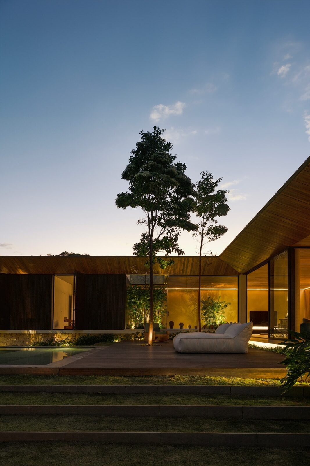 Guaimbê House by Padovani Arquitetos
