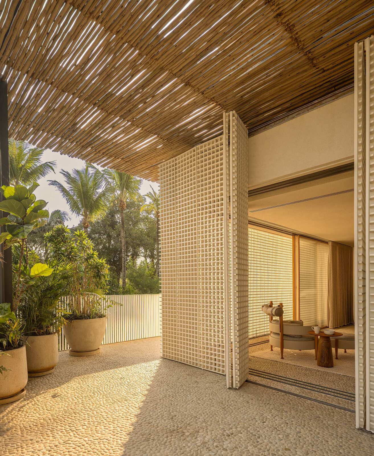 Biribinhas House by Studio MK27 and Rodrigo Oliveira Paisagismo