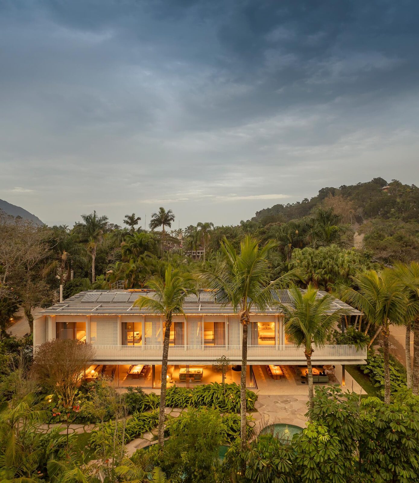 Biribinhas House by Studio MK27 and Rodrigo Oliveira Paisagismo