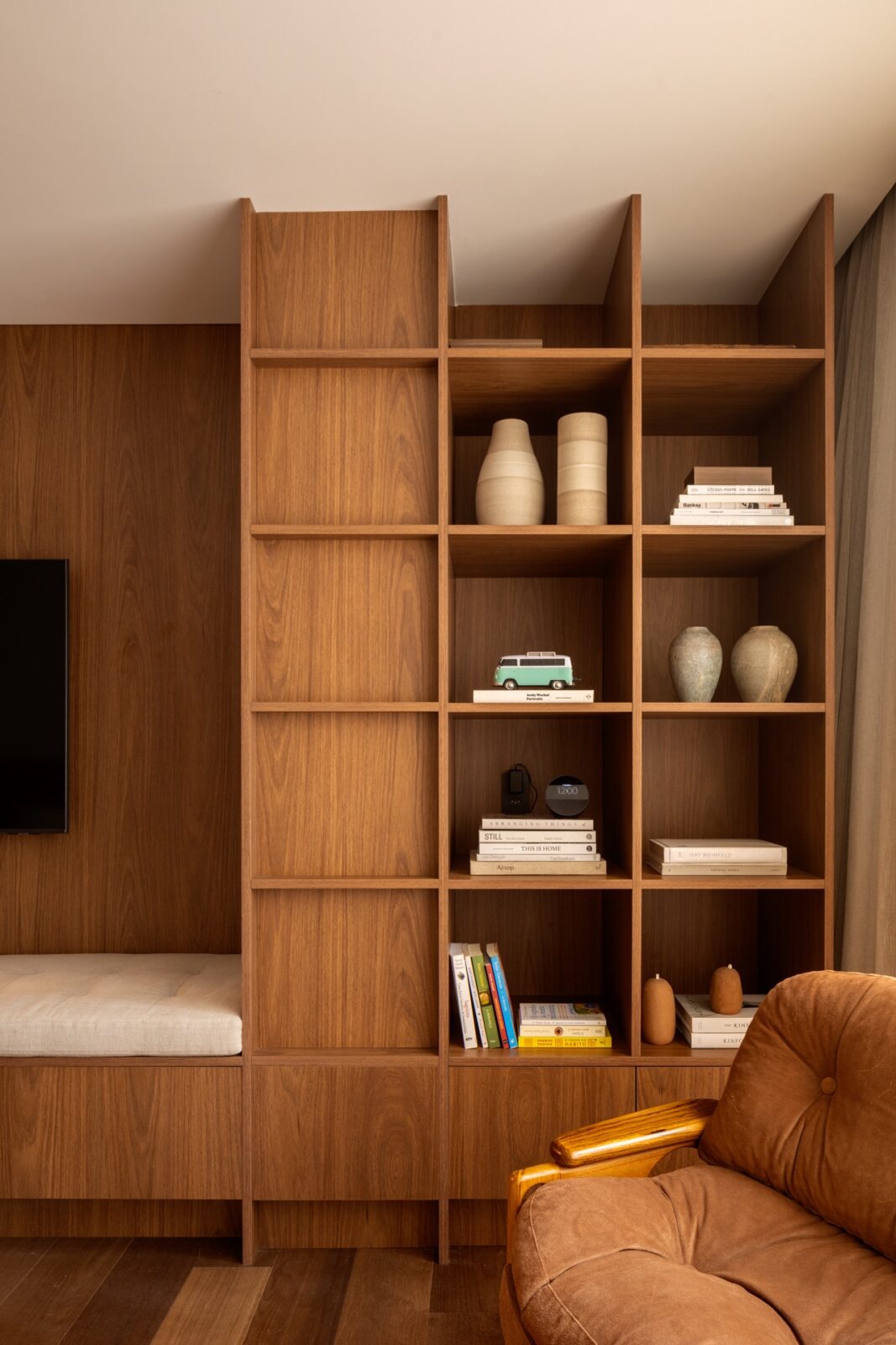 AC Apartment by Kiko Castello Branco Arquitetura