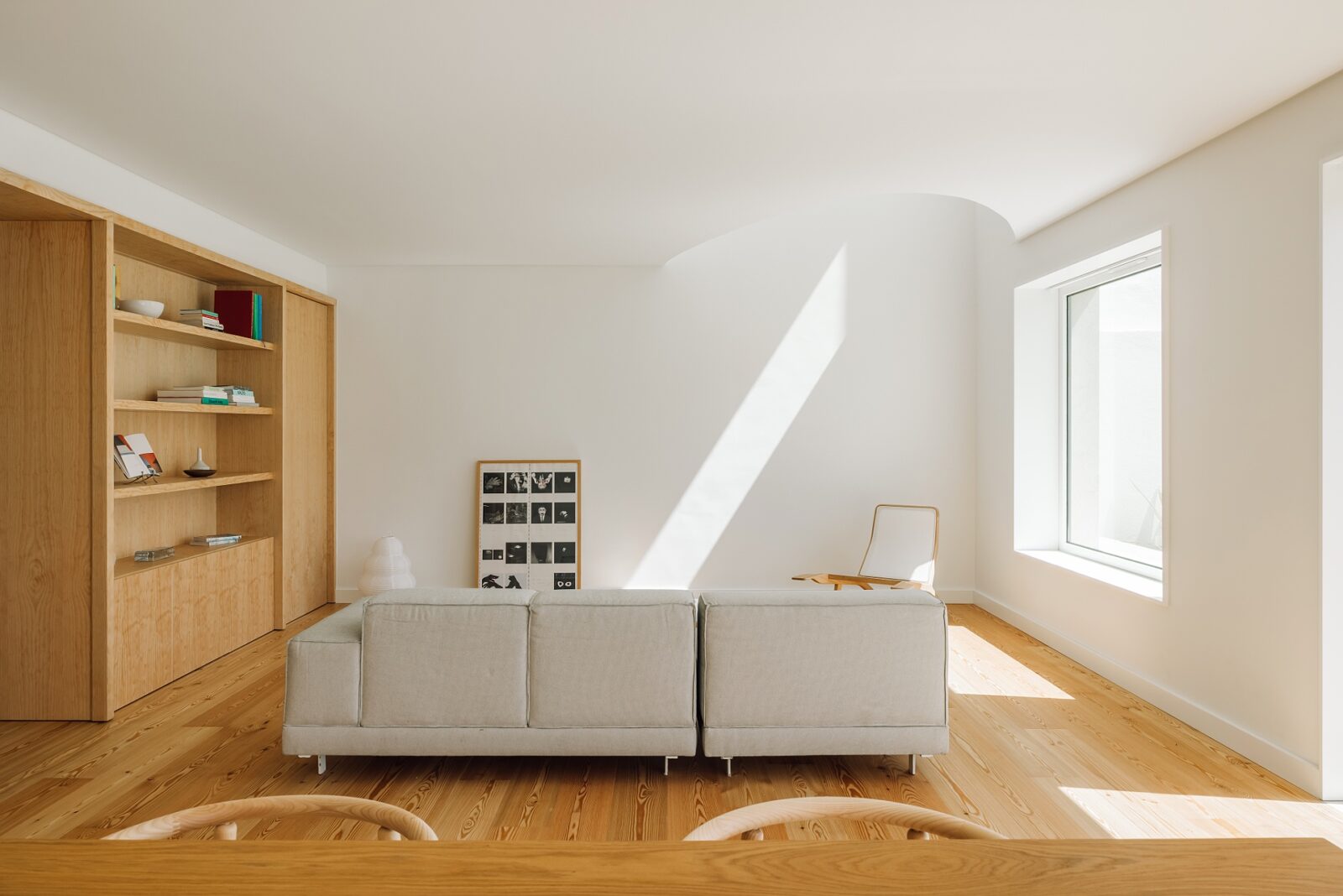 House in David Melgueiro by Aurora Arquitectos