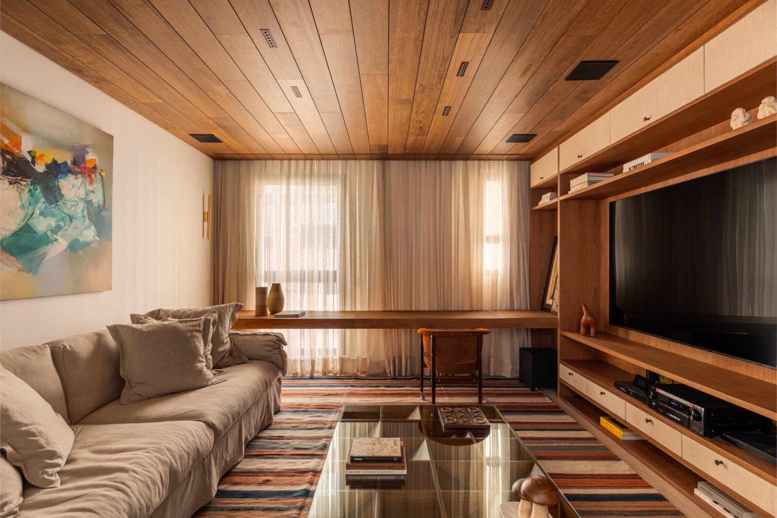 AC Apartment by Kiko Castello Branco Arquitetura