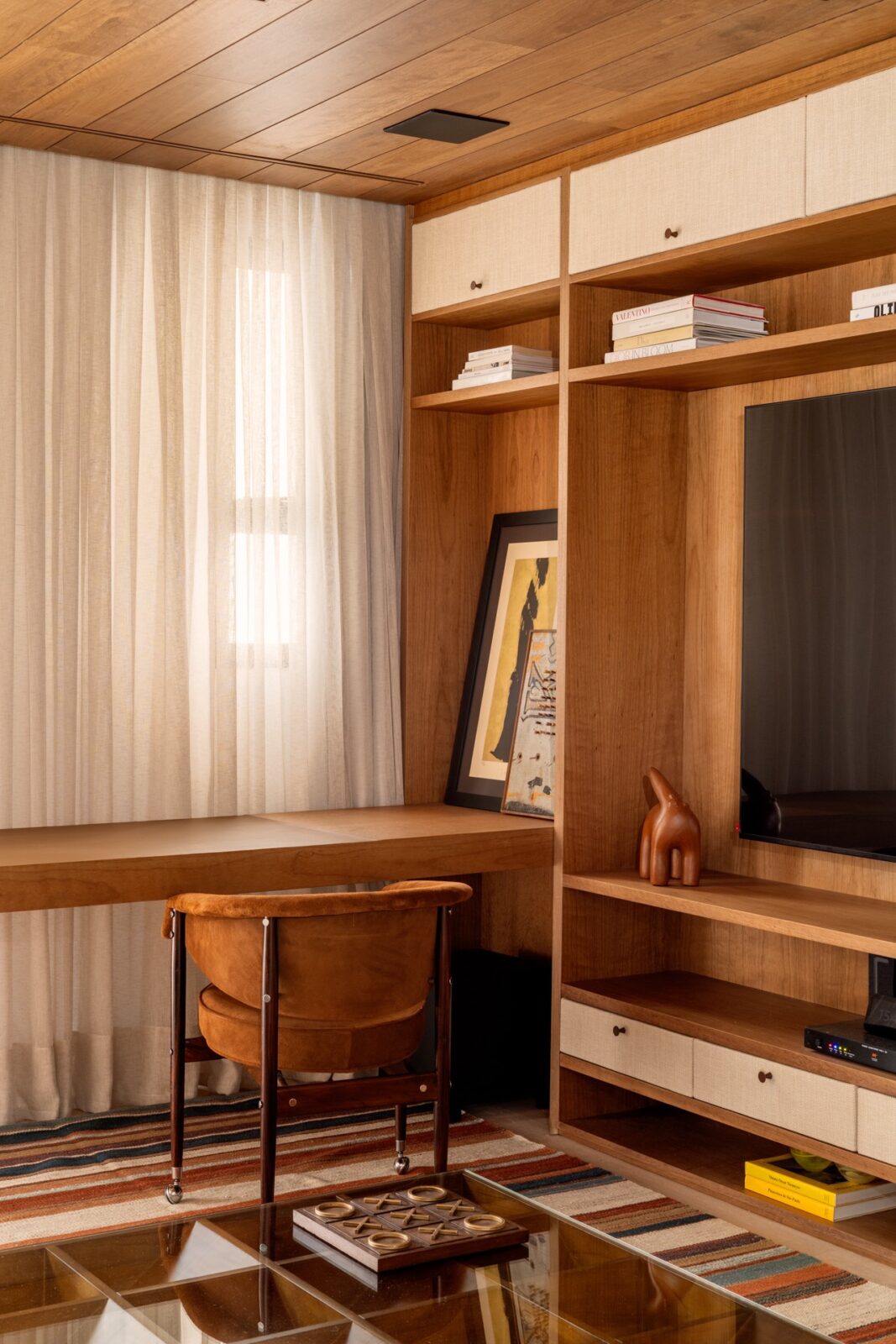 AC Apartment by Kiko Castello Branco Arquitetura