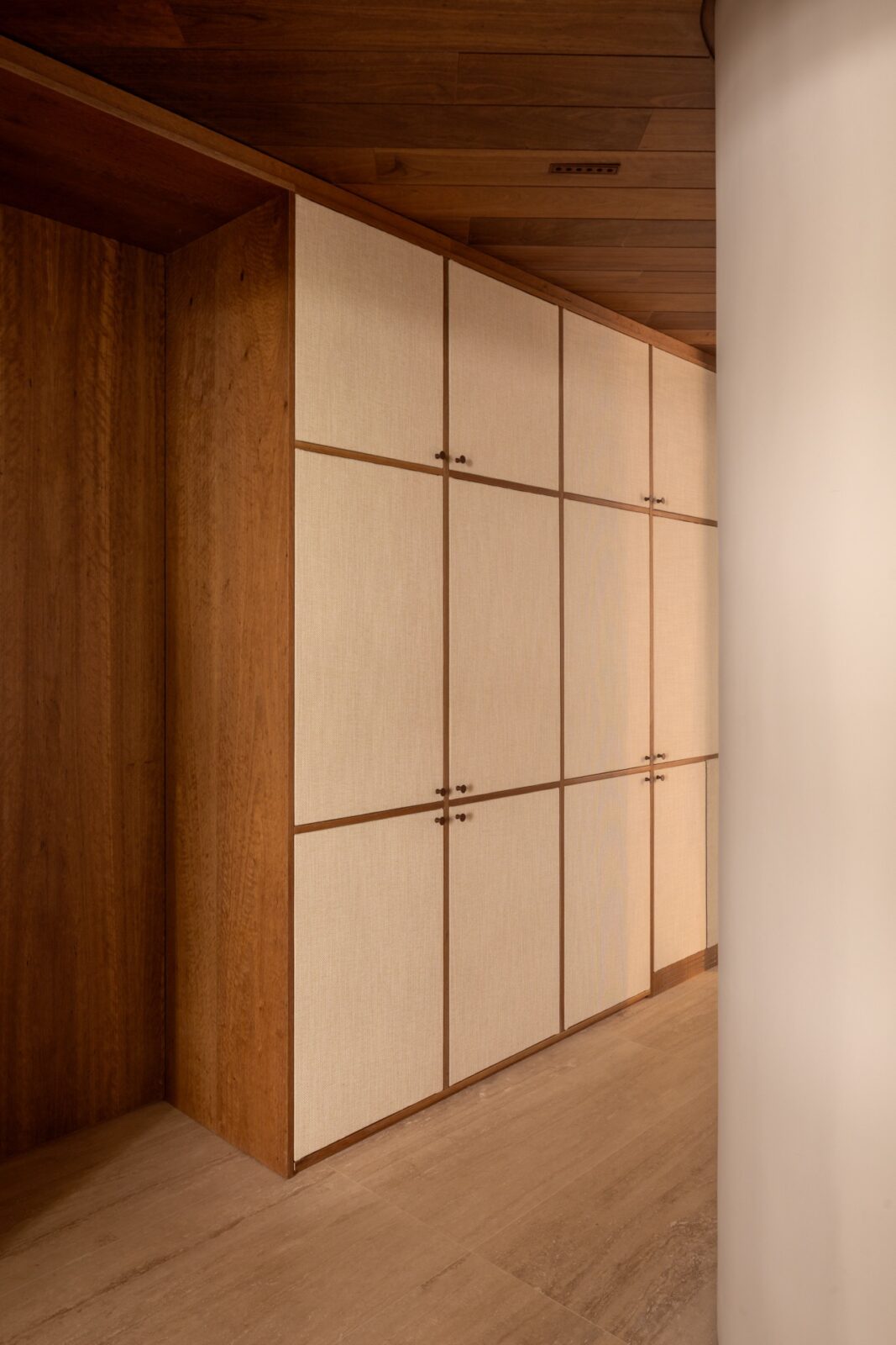 AC Apartment by Kiko Castello Branco Arquitetura