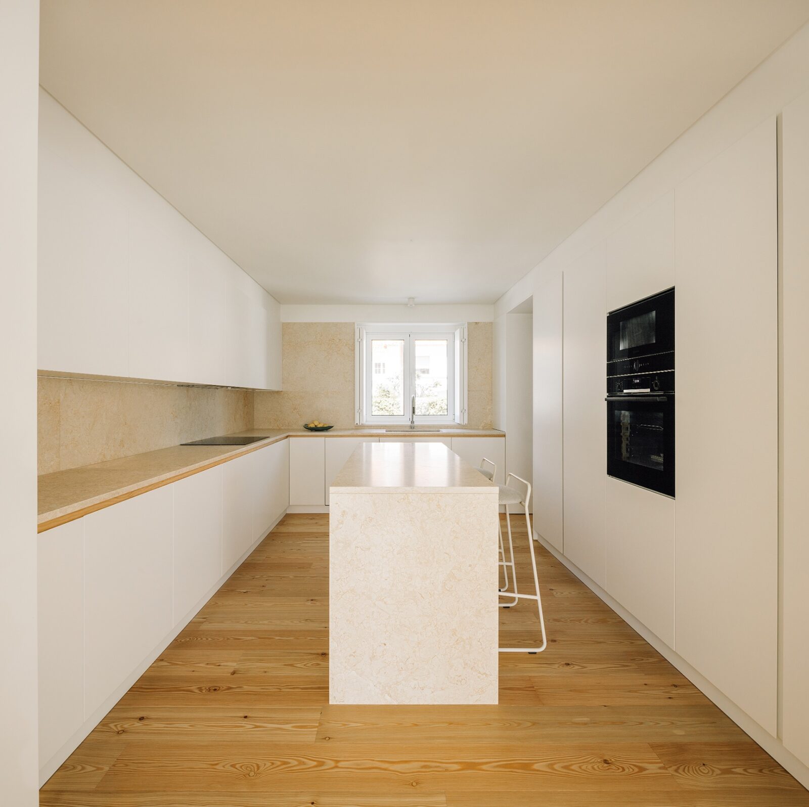House in David Melgueiro by Aurora Arquitectos