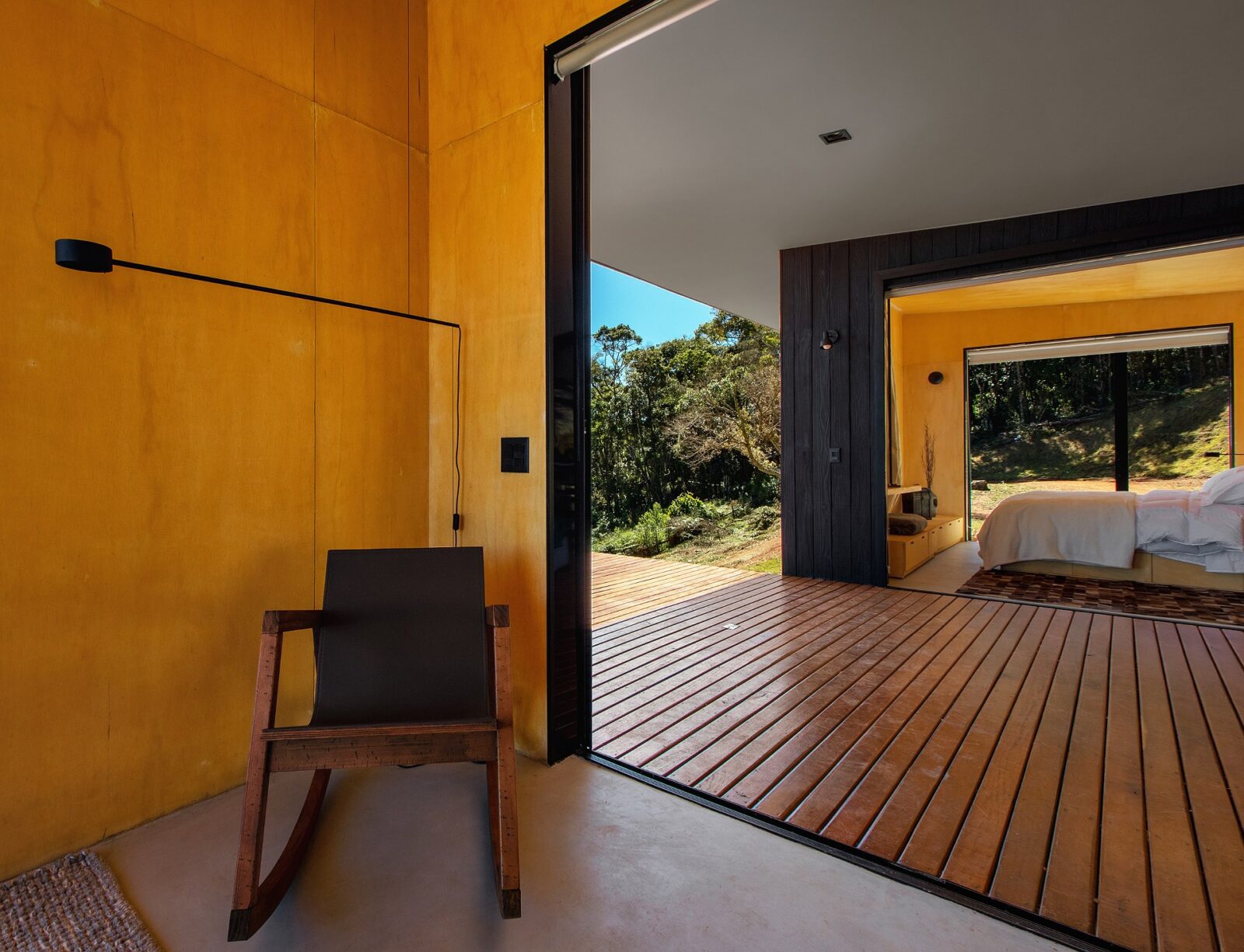 Cabin Fuga Mundi with architecture by Gil Barbieri Arquitetura and Silvia Acar Arquitetura, and interior design by RAWI Arquitetura