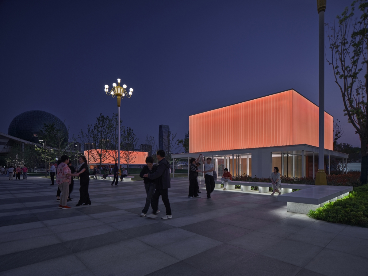 Kunshan City Square by night