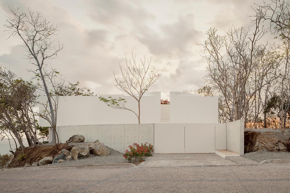 Casa Malonic, Zihuatanejo, Mexico by HW Studio