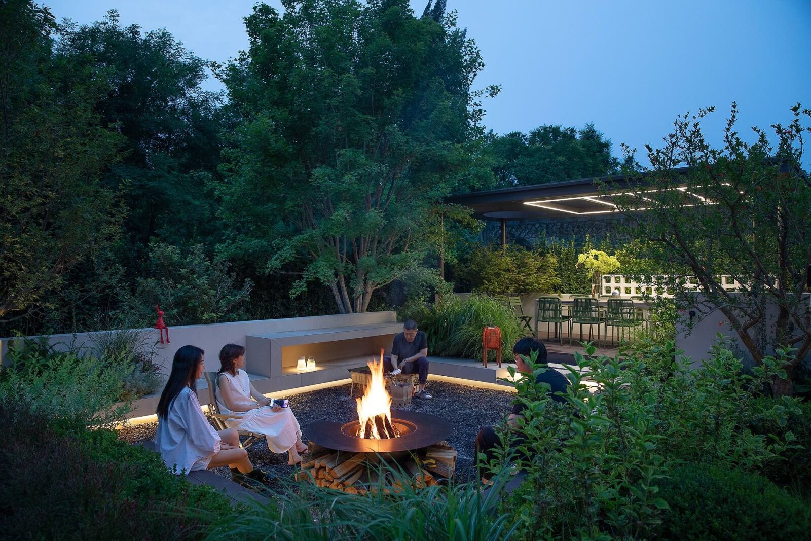 A Nature-Inspired Fashion House by Shangceng Design