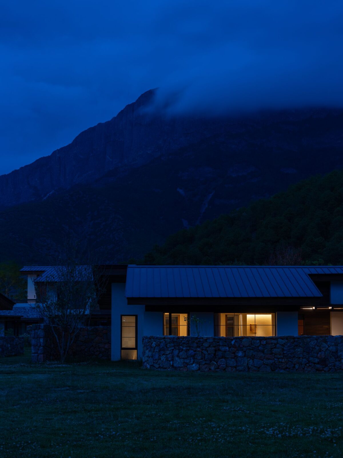 Lugu Lake Lanyue Hotel. Photo Credits: TOPIA Vision.