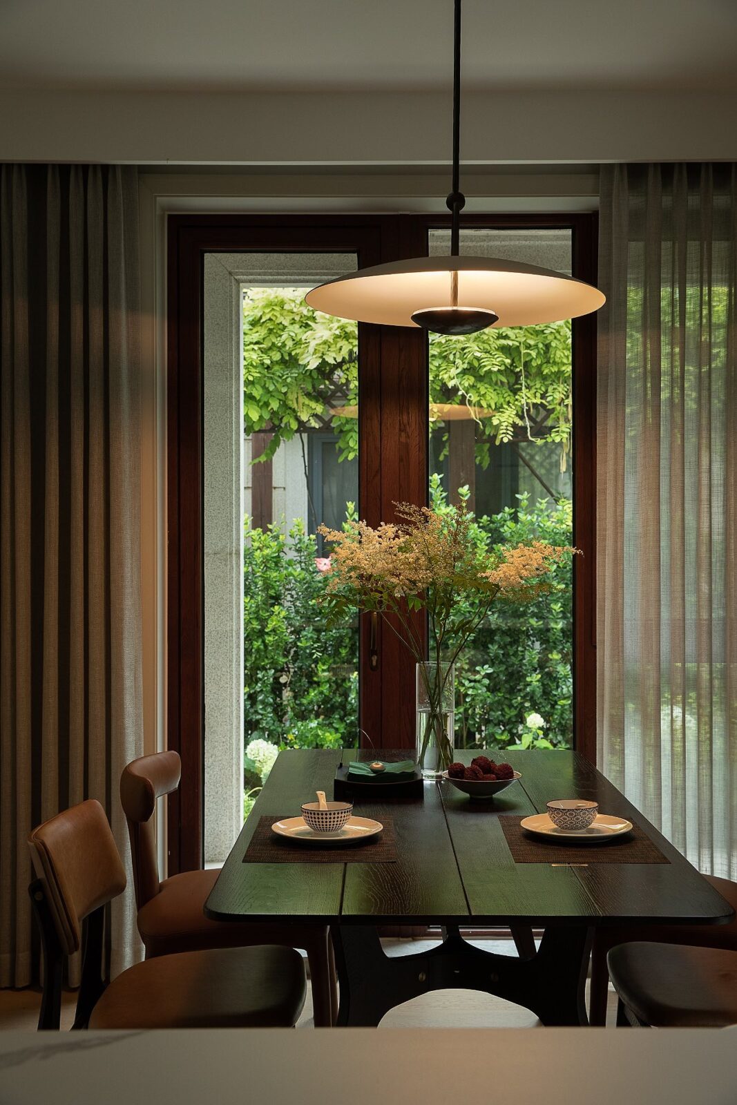 A Nature-Inspired Fashion House by Shangceng Design