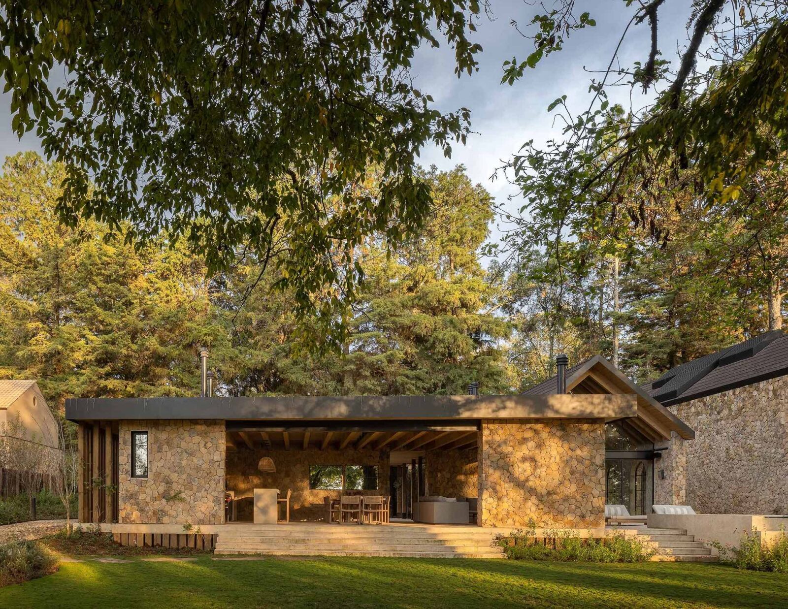 Casa de al Lado by Chain + Siman