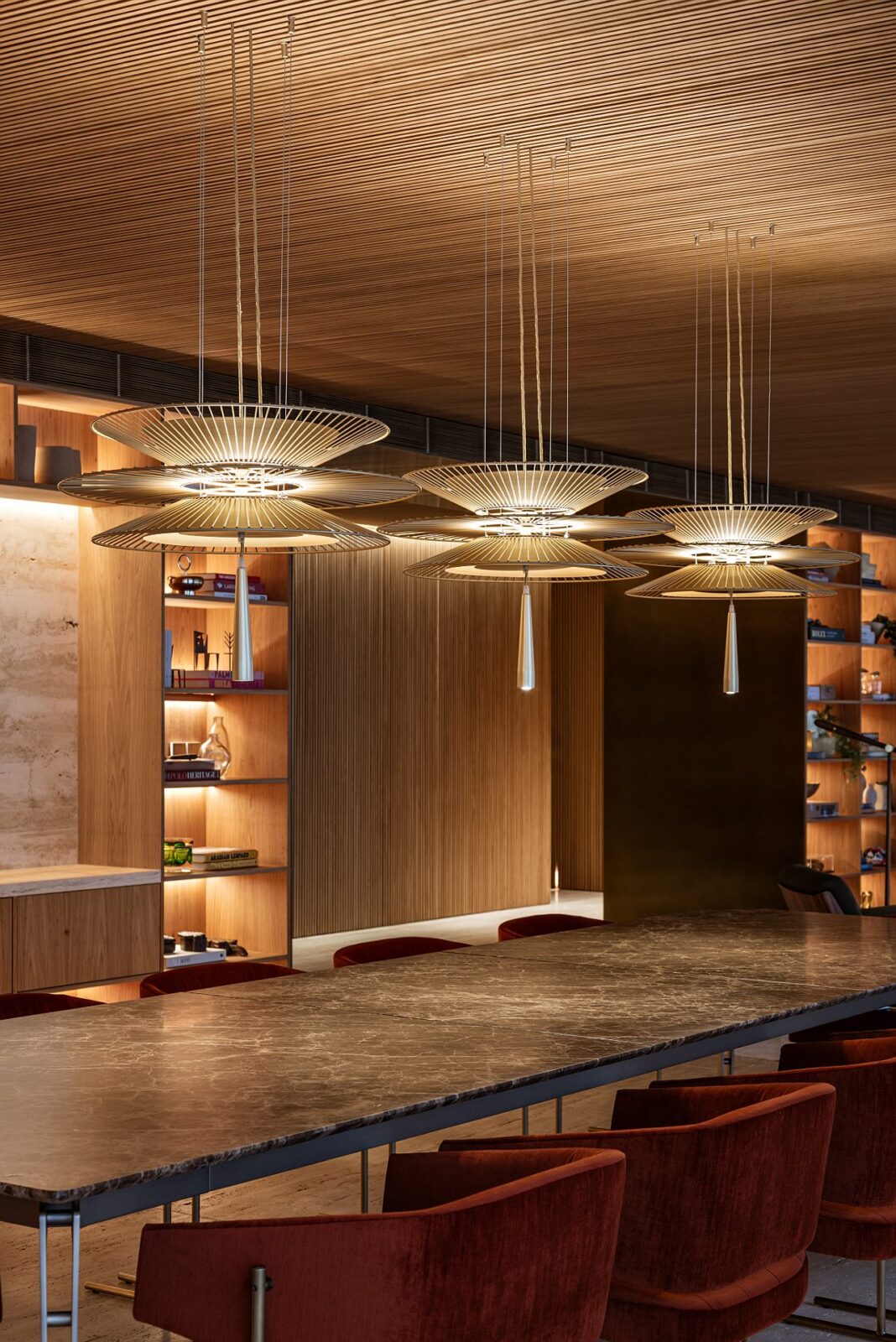 Flat Heritage: interiors by Studio MK27 and lighting design by FOCO Luz e Desenho