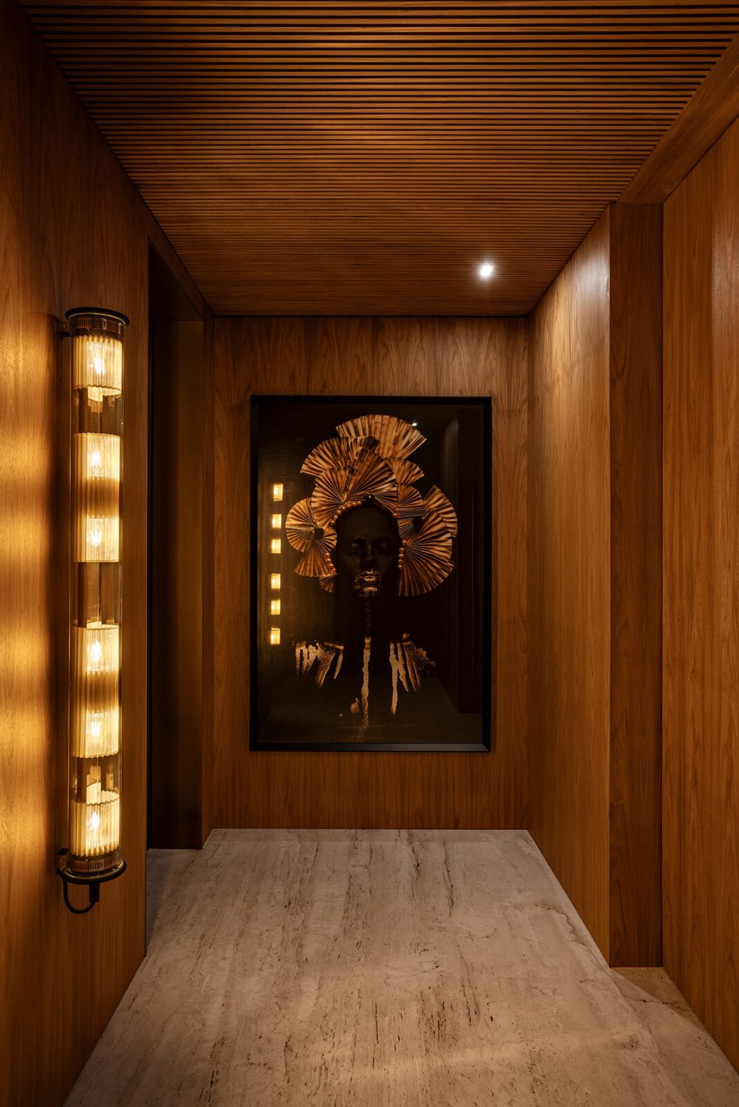 Flat Heritage: interiors by Studio MK27 and lighting design by FOCO Luz e Desenho