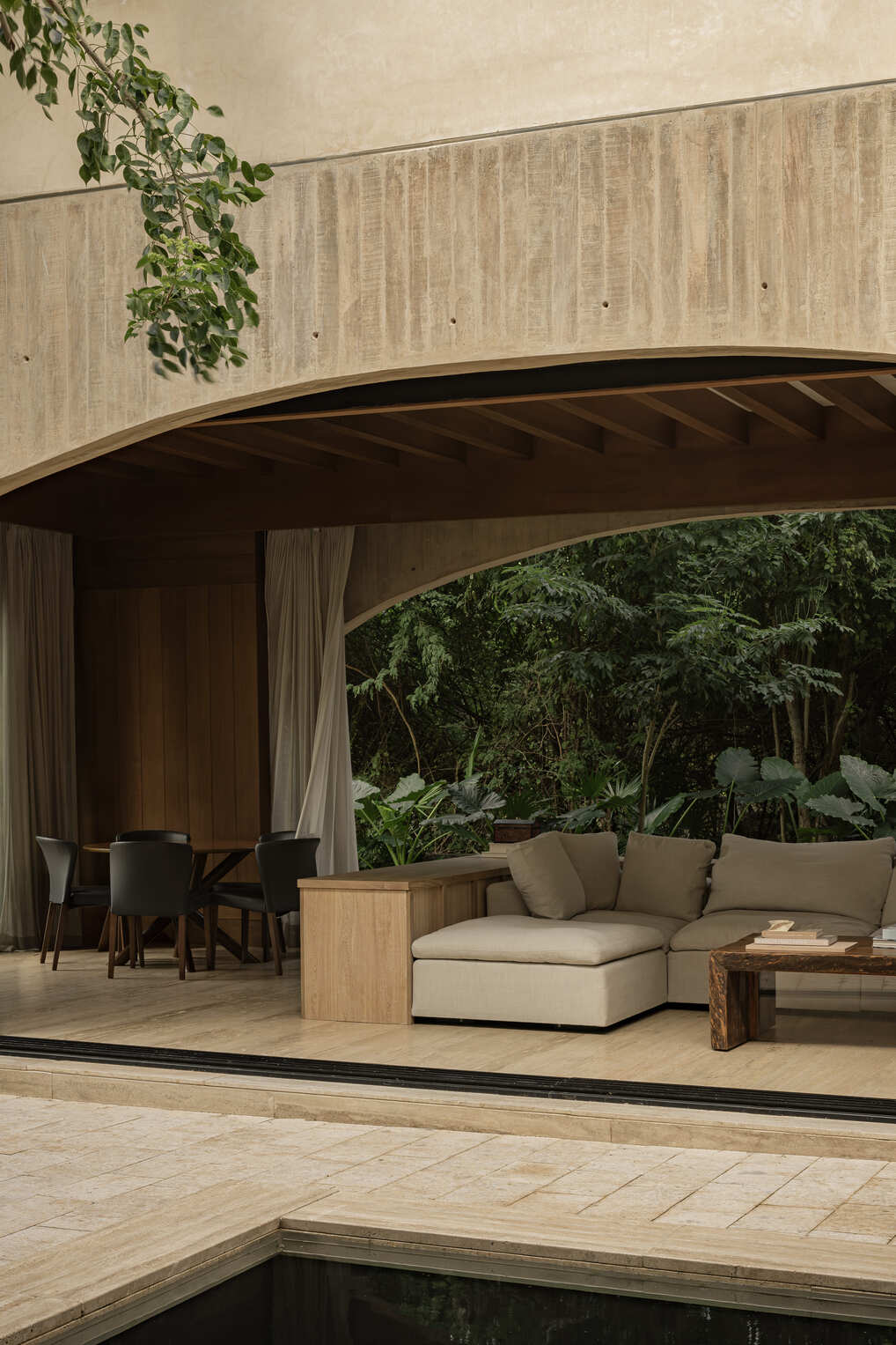 Casa Dragones by V Taller