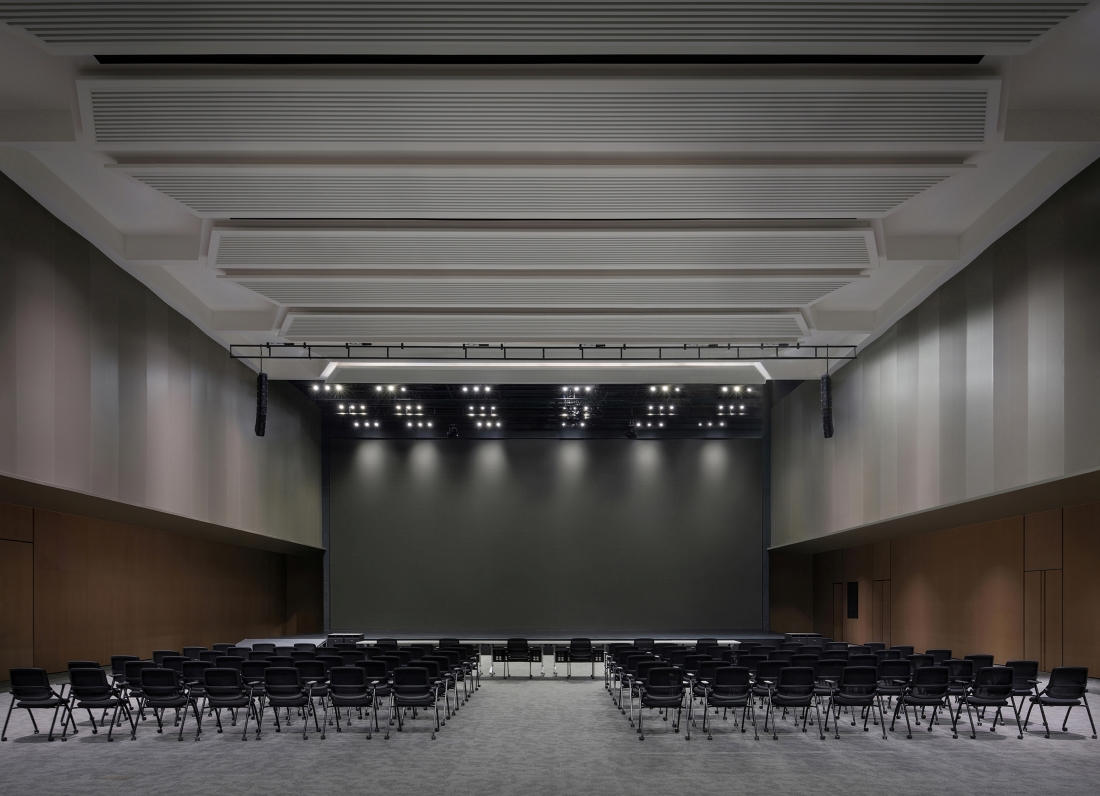 XPENG meeting room