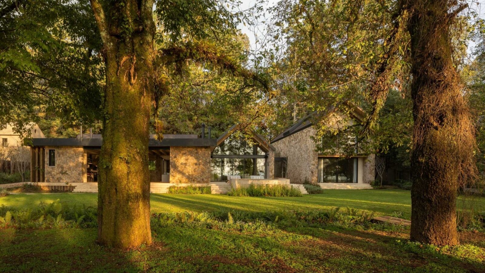 Casa de al Lado by Chain + Siman